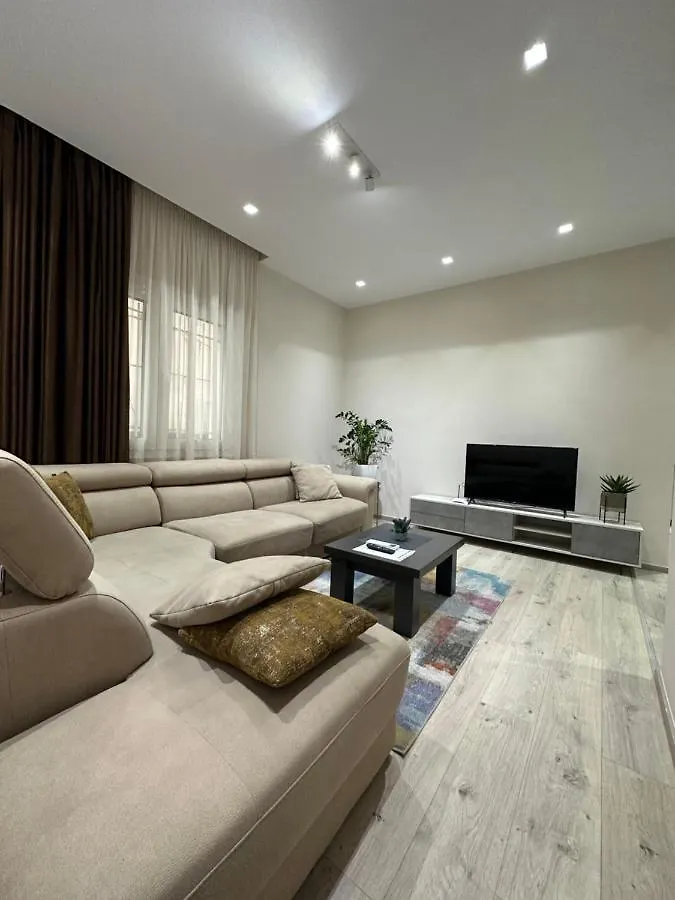 Brilant Apartament Tirana 0*,